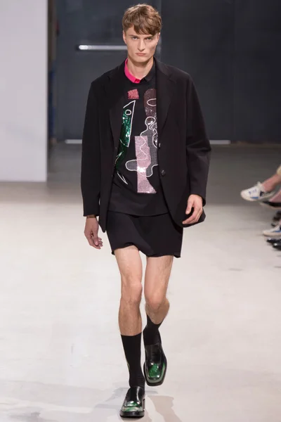 Look 5